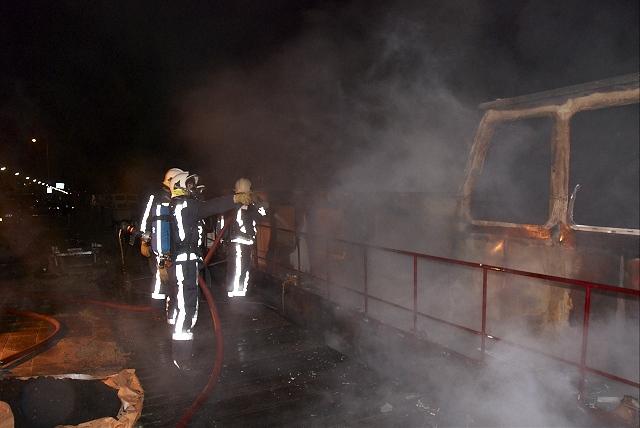 2010/76/20100324 015 Scheepsbrand Nieuwemeerdijk.jpg